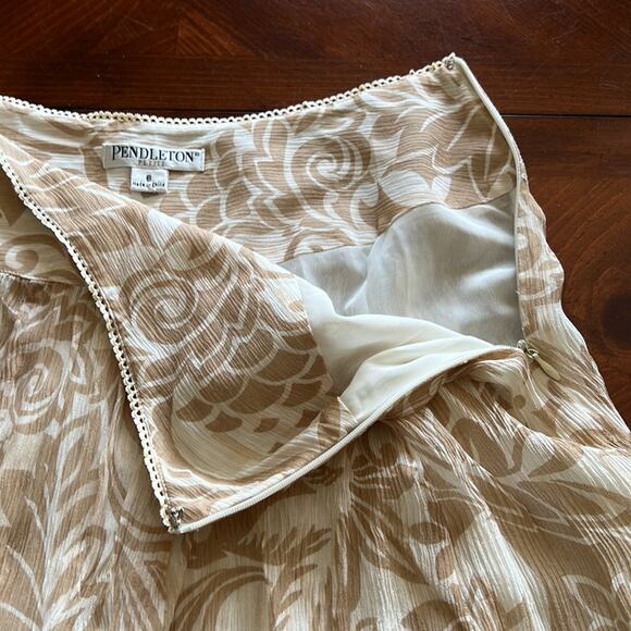 Pendleton Petite Size 6 Tan & Cream Print Crinkle Chiffon Skirt Knee Length - Picture 5 of 8